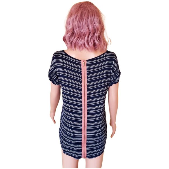 Hippie Rose Short Sleeve Blue & White Top w/ Zipper Back | Size M - Picture 3 of 13